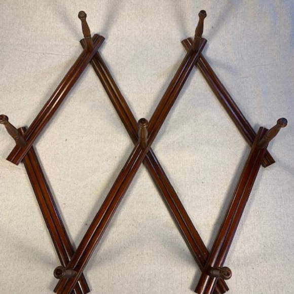Vintage Other - VG Vintage Wood Accordion Mug Display Peg Rack